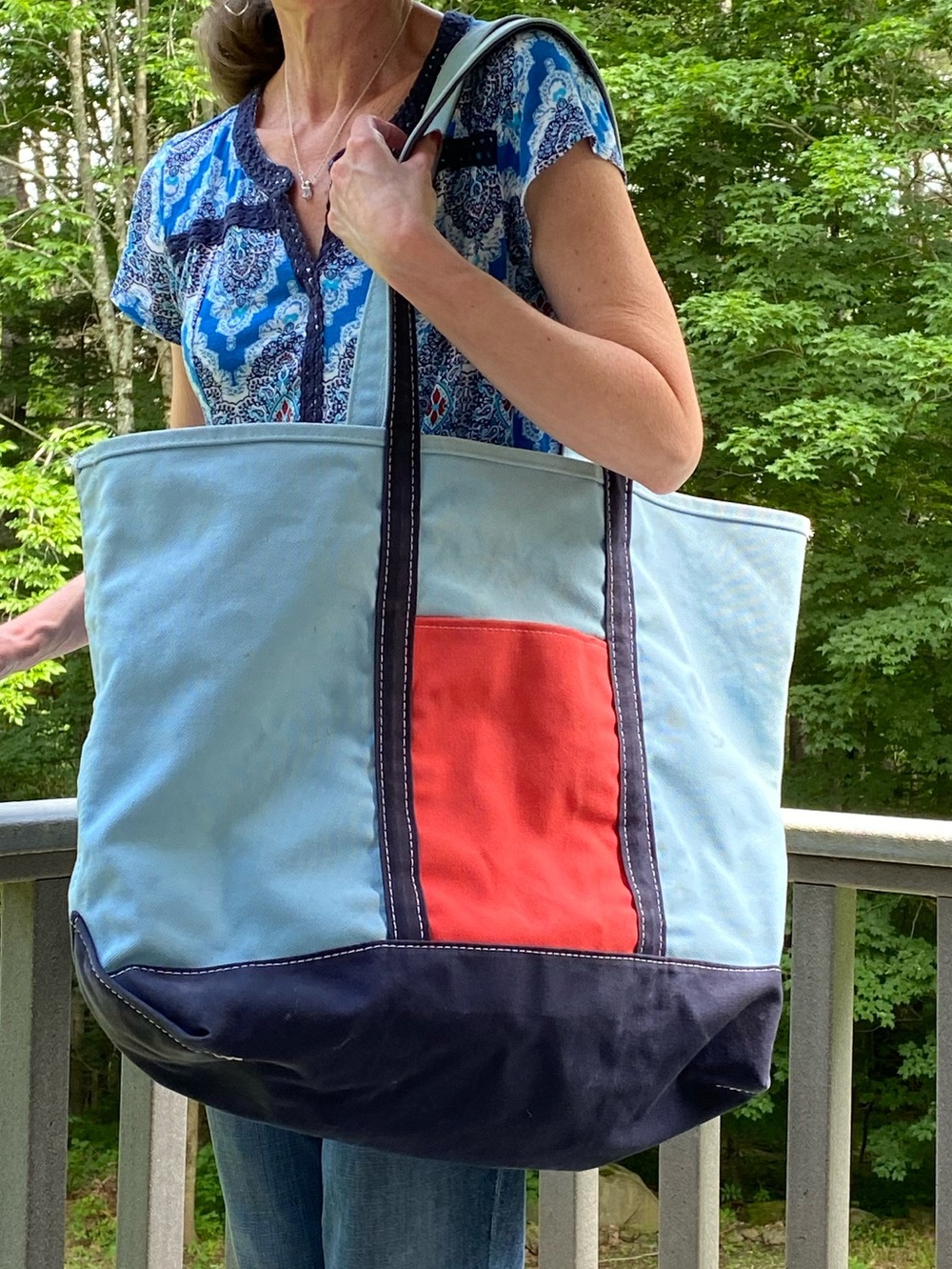 L.L.Bean BOAT AND TOTE Extra Large 0AVH3 Dark Blue Light Blue With Red Pocket